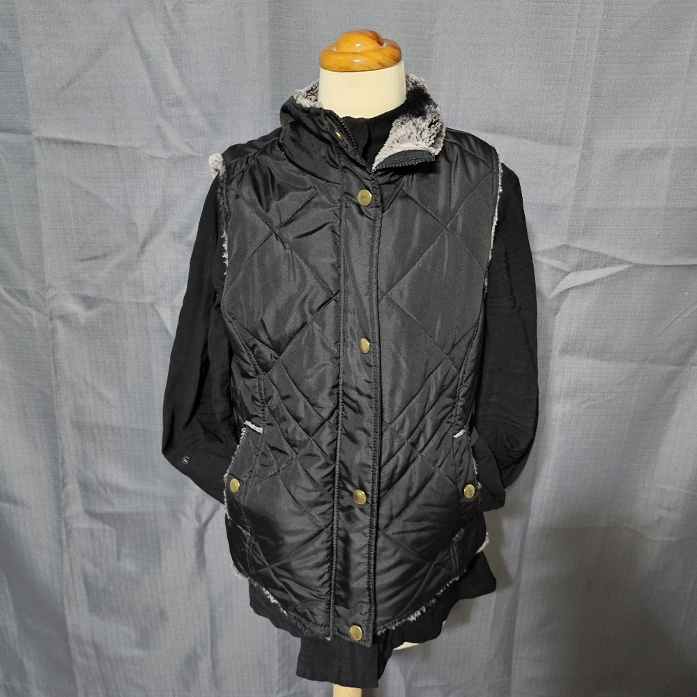 Black Quilted Faux Fur Lined Vest Gold Snaps